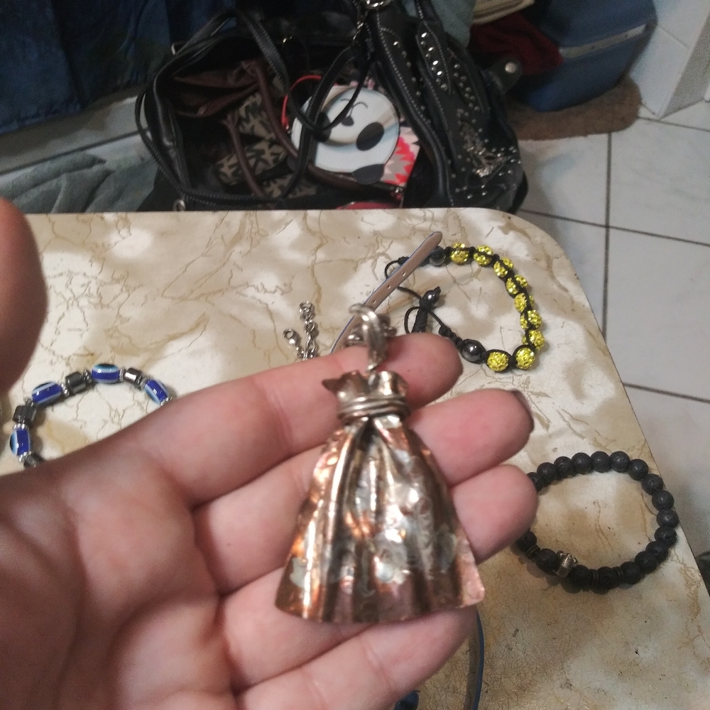 Jewelry - Picture 6 of 6